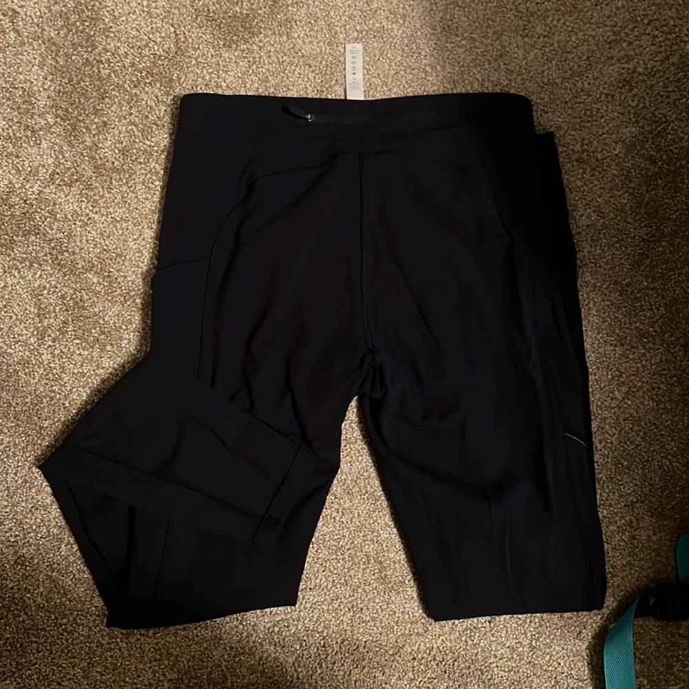 LuluLemon leggings; unsure of style but full length
